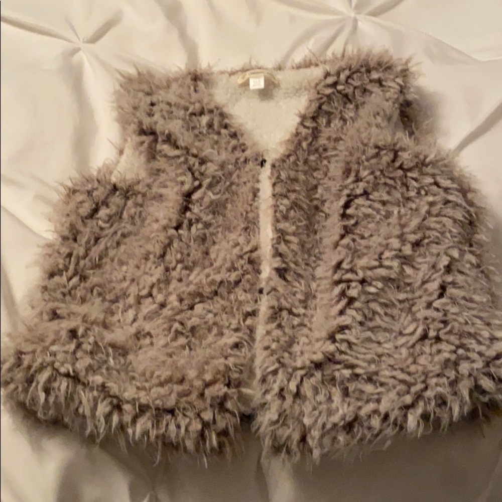 Tucker and Tate faux fur vest 2t-3t